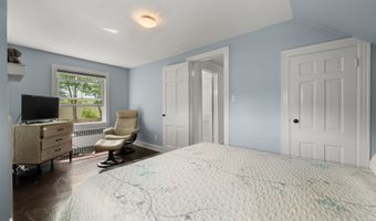 8 Maple Ave, Clinton, CT 06413