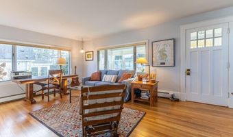 28 Mountainview Ave, Bangor, ME 04401