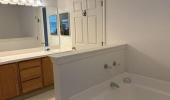 1452 Fox Pointe Cir, Ann Arbor, MI 48108