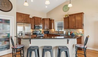5236 SHADOW ROCK Dr, Cheyenne, WY 82009