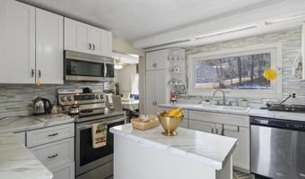 45 Sherwood Dr, Augusta, ME 04330