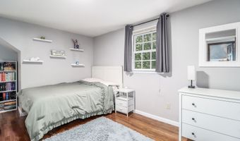 6 Brookdale Ln, Brookfield, CT 06804