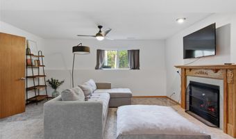 511 S Beach Dr, Altoona, WI 54720