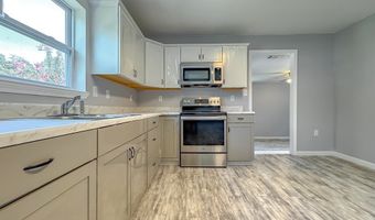 913 Virginia Pl, Bainbridge, GA 39819