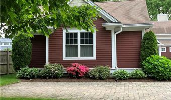 40 Vine St, East Greenwich, RI 02818