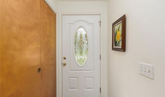68 Birchwood Dr, Narragansett, RI 02882
