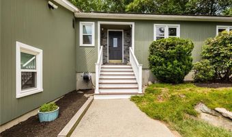 4 Amanda Ct, North Providence, RI 02904