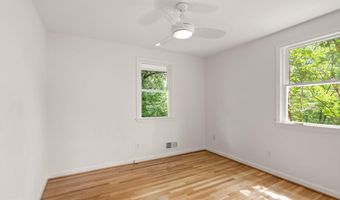 6010 BENALDER Dr, Bethesda, MD 20816