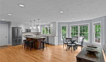 6 Jasons Grant Dr, Cumberland, RI 02864