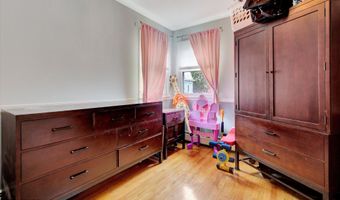 25 Linden St, Bayonne, NJ 07002