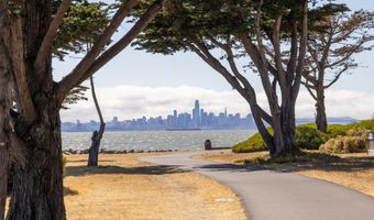 21 Ross Rd, Alameda, CA 94502