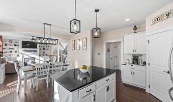 5608 Allerton Dr, Ames, IA 50014