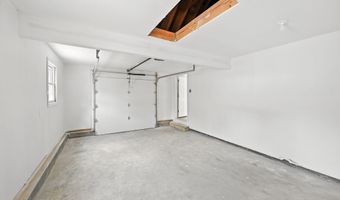 11 Budd Dr, Bethel, CT 06801