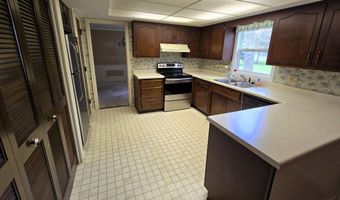 1003 Crestview Dr, Angola, IN 46703