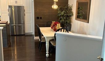 704 Elmwood Pt, Aurora, OH 44202