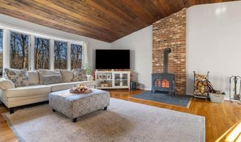 73 Airline Rd, Clinton, CT 06413