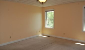 8 Sweet Corn Dr, Cranston, RI 02921