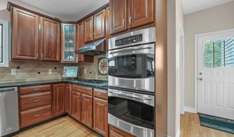 301 BERKLEY Ave, Belle Mead, NJ 08502