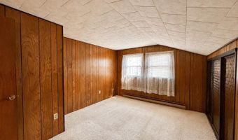 5 Knauf Ln, Albany, NY 12211