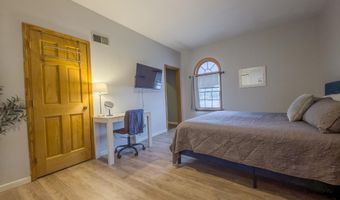 1 W Main St, Albion, IL 62806