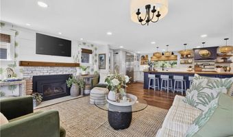 9 Dudley Dr, Narragansett, RI 02882
