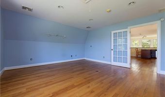 365 Boston Neck Rd, Narragansett, RI 02882