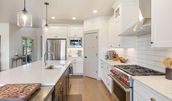 2005 NW Glassow Dr, Bend, OR 97703
