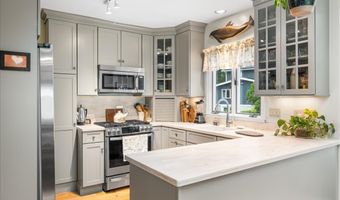 23 Spring St, Chester, CT 06412