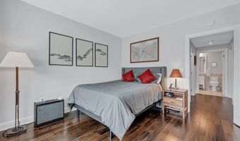 4915 HAMPDEN Ln 204, Bethesda, MD 20814