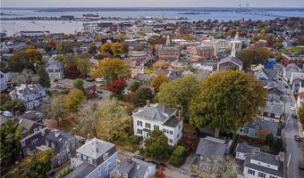 12 Mt Vernon St 5, Newport, RI 02840