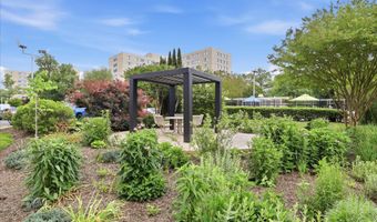 6641 WAKEFIELD Dr 703, Alexandria, VA 22307