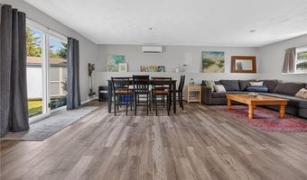 8 SOUTHWEST Rd, Narragansett, RI 02882