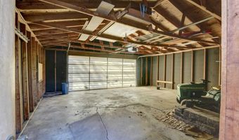 910 2nd Ave, Armstrong, IA 50514