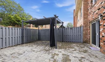 7428 FOUNTAIN HEAD Dr, Annandale, VA 22003