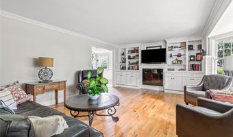 85 Shore Rd, Amityville, NY 11701
