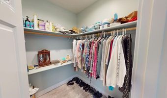 917 5 7TH St, Brookings, OR 97415