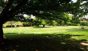 8 AUBURN Ct #A, Alexandria, VA 22305