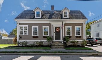 50 Charles St, Bristol, RI 02809