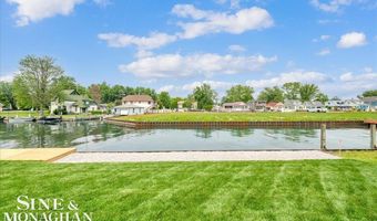 144 Channelsyde Dr, Algonac, MI 48001