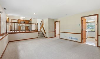 8768 Meadowridge Ln, Indianapolis, IN 46217