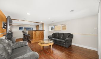 7 N School St, Addison, IL 60101