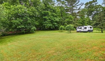 17 Hunters Path, Clinton, CT 06413