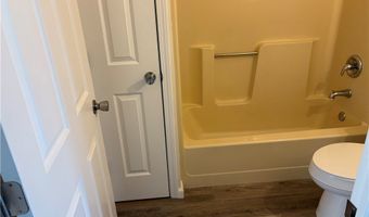 656 Hazelwood Dr, Vermilion, OH 44089