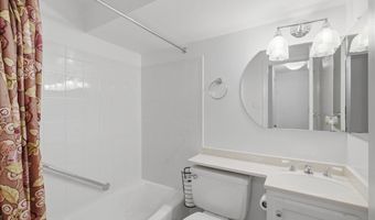 8906 TRANSUE Dr, Bethesda, MD 20817