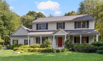 11 Prides Crossing Ln, North Kingstown, RI 02874