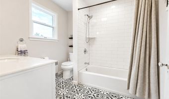 9 Ocean Ave, Amityville, NY 11701