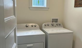 51 Broadway St, Baileyville, ME 04694