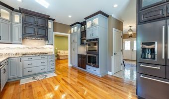 32 Allen Rd, Billerica, MA 01821