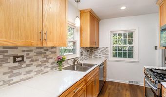 3425 Woodland St, Ames, IA 50014