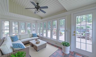 835 Lakeshore Dr NW, Berkeley Lake, GA 30096